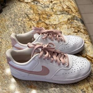 Nike Women's Pink and White Sneakers size 8.5